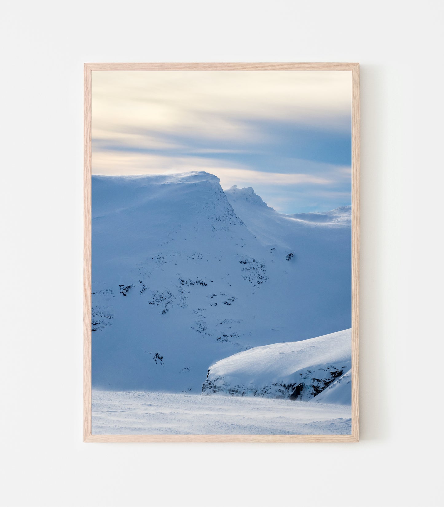 Gorsáčohkka, art print av fotograf Linnea Lundkvist 2022. Har du varit i Kårsavagge så känner du säkert igen den här vackra toppen!