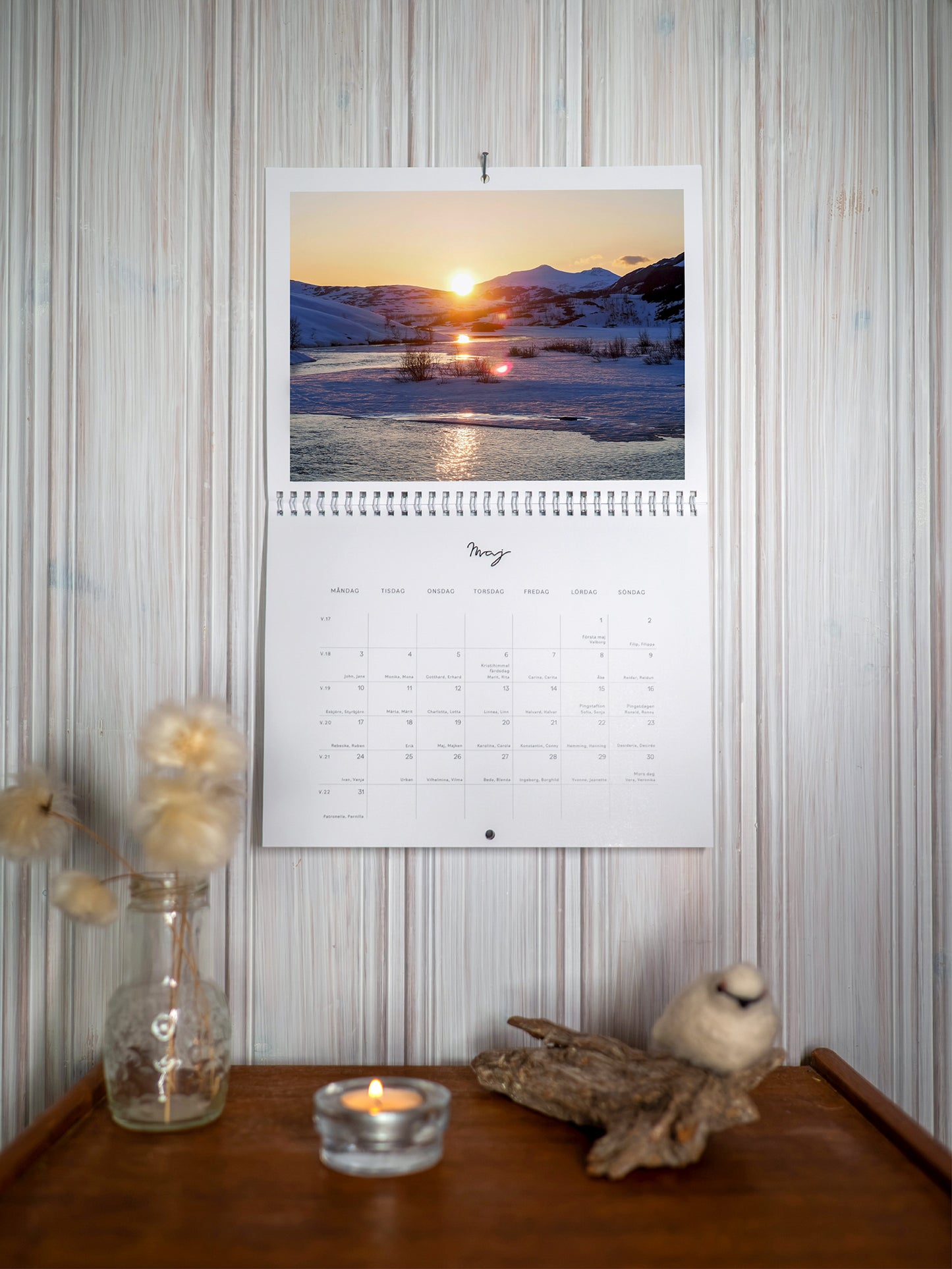 Kalender 2027 maj mockup fotograf Linnea Lundkvist